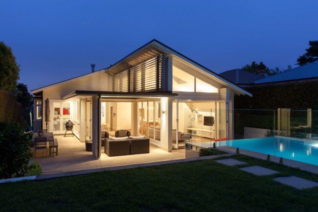 Bungalow modern infinity-pool alteration, bungalow remodel auckland